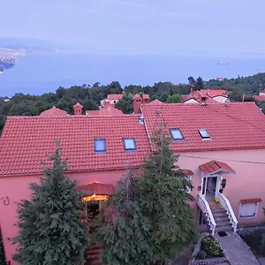 Uphill Apartment Opatija